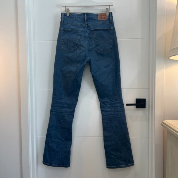 Levis 725 High Rise Bootcut - Picture 3 of 3